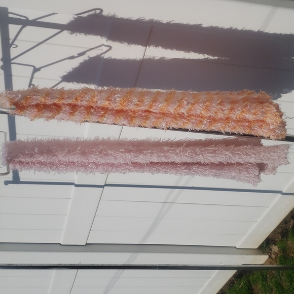 ( 2 ) SHAGGY SCARFS - Picture 2 of 5